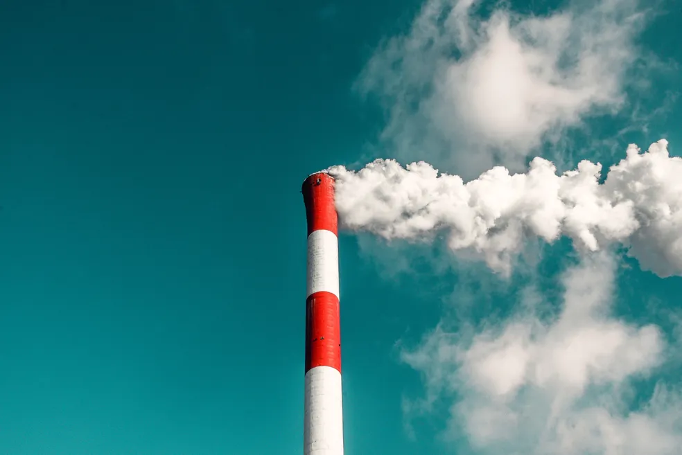 IA está sabotando metas de carbono zero de Google e Amazon