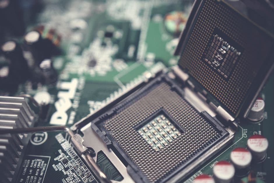 Boom da IA eleva preços de eletrônicos e pressiona orçamentos de TI no Brasil