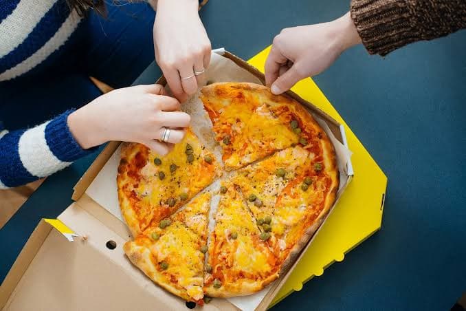 IA torna obsoleta a famosa ‘regra das duas pizzas’ de Jeff Bezos