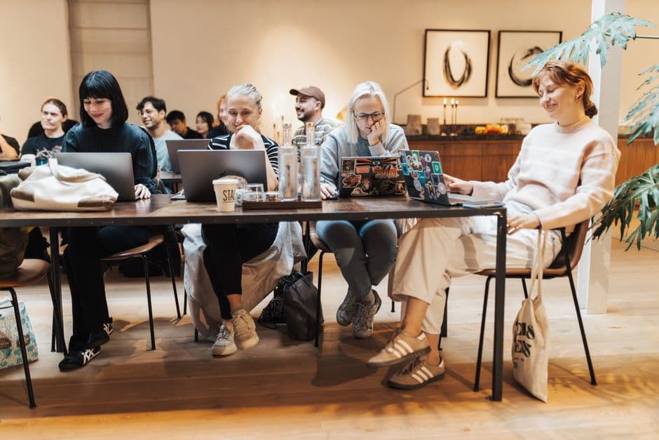 Harvard lança bootcamp de startups com avatares de IA dos instrutores por US$ 699